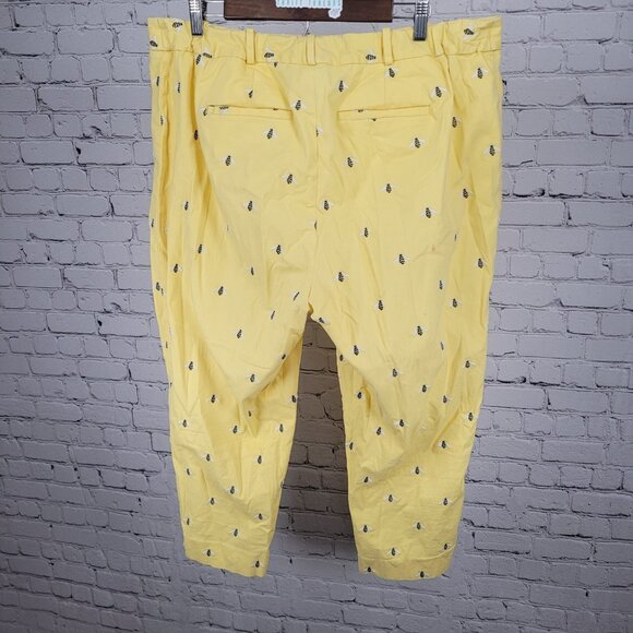 Talbots Yellow Embroidered Bees Curvy High Rise Cropped Pants 18W (37x25) - Picture 2 of 15